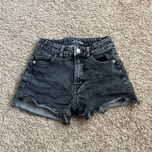 Girls black denim shorts. Size: 7/8.